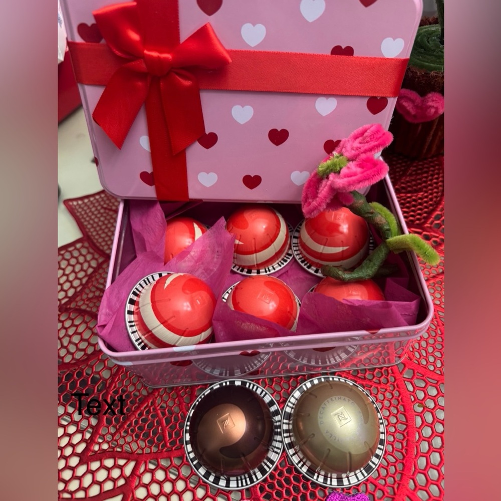 Nespresso VERTUO Heart Tin with Coffee Capsules sampler